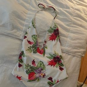 Revolve- Eloise Privacy Please V-neck one piece swimsuit 🤍💗